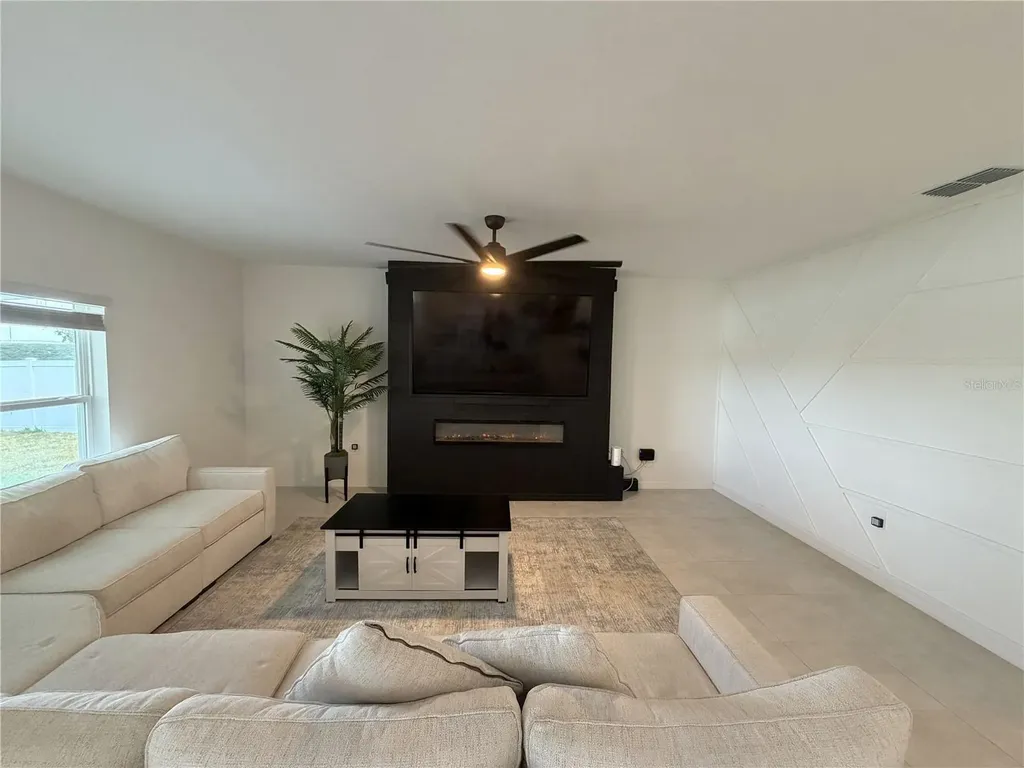 1033 Calico Pointe Circle Groveland FL 34736