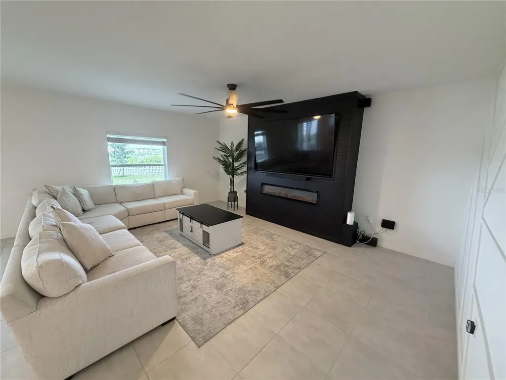 1033 Calico Pointe Circle Groveland FL 34736