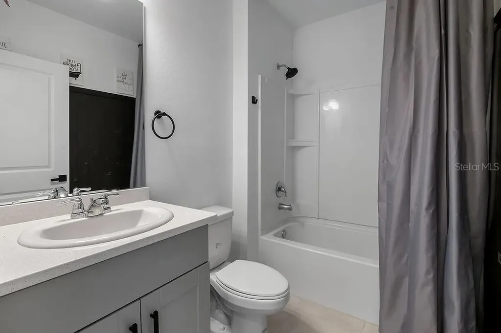 1033 Calico Pointe Circle Groveland FL 34736