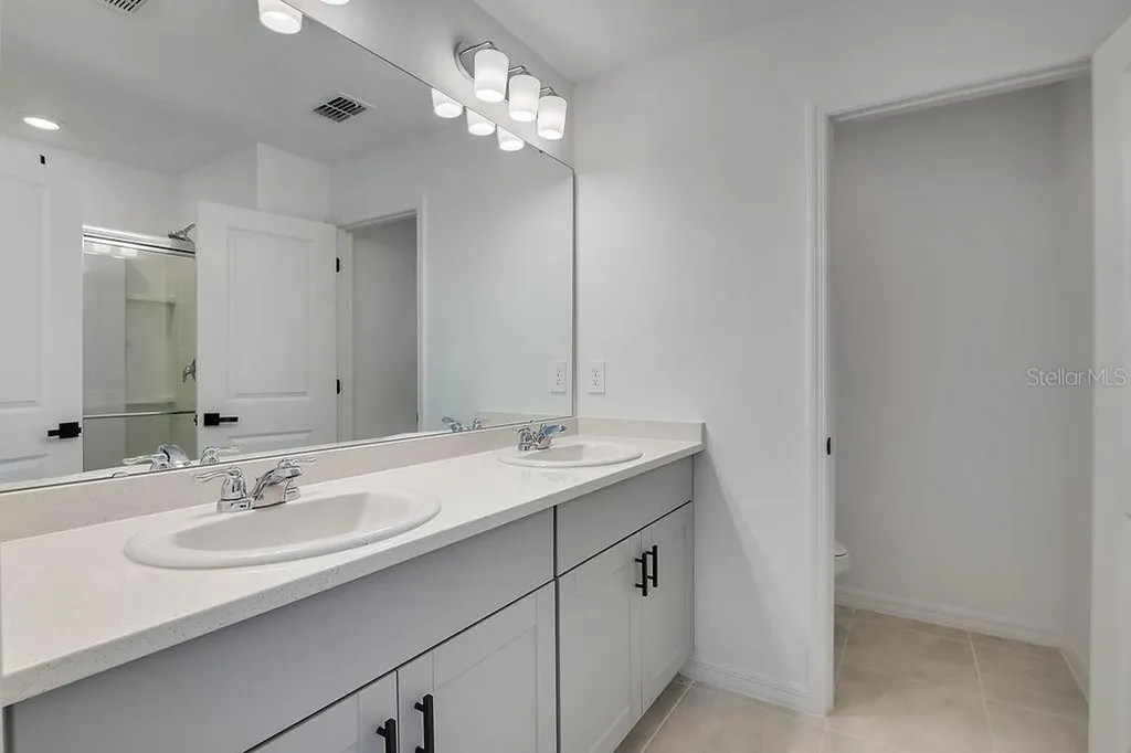 1033 Calico Pointe Circle Groveland FL 34736