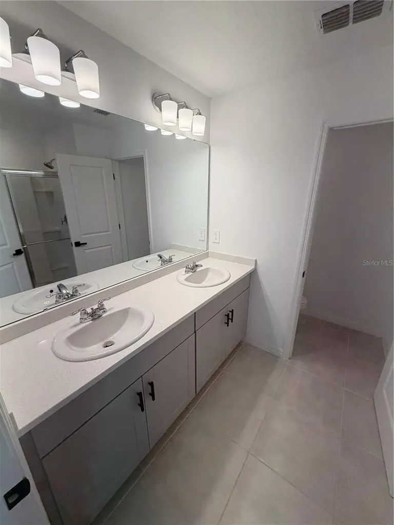 1033 Calico Pointe Circle Groveland FL 34736