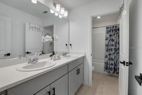 1033 Calico Pointe Circle Groveland FL 34736