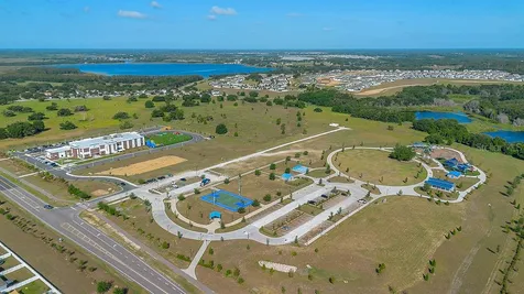 1033 Calico Pointe Circle Groveland FL 34736