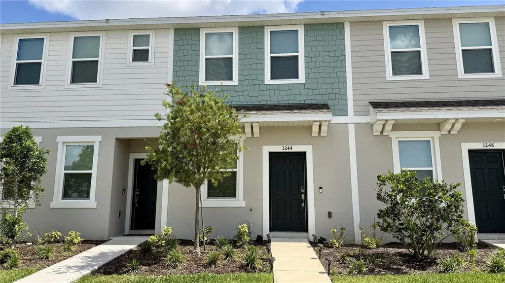 3244 Skyline Loop Kissimmee FL 34758