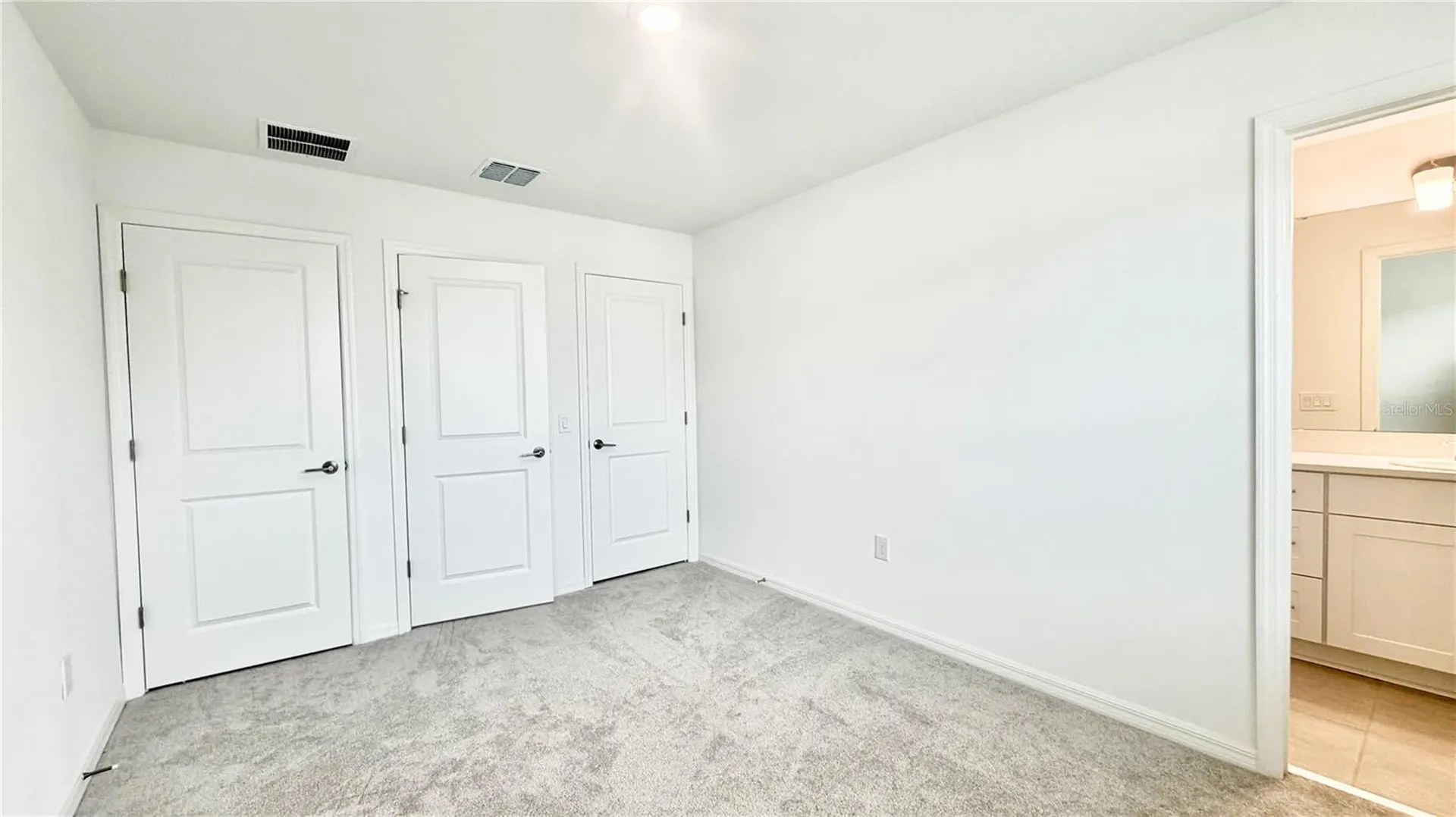 3244 Skyline Loop Kissimmee FL 34758