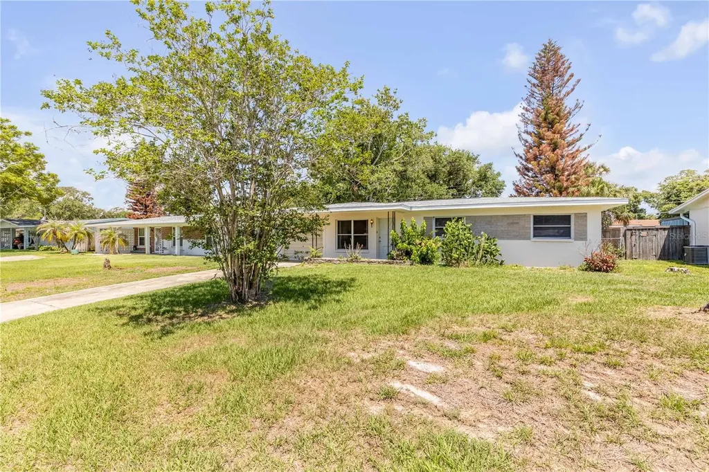 592 Brook Circle South Daytona FL 32119