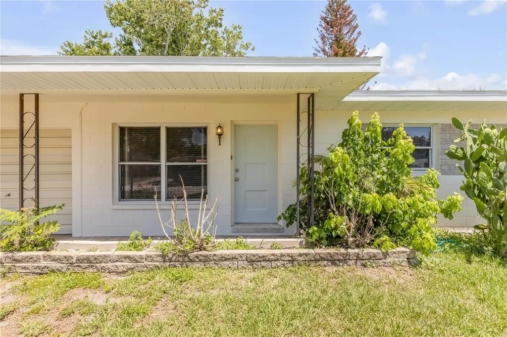 592 Brook Circle South Daytona FL 32119