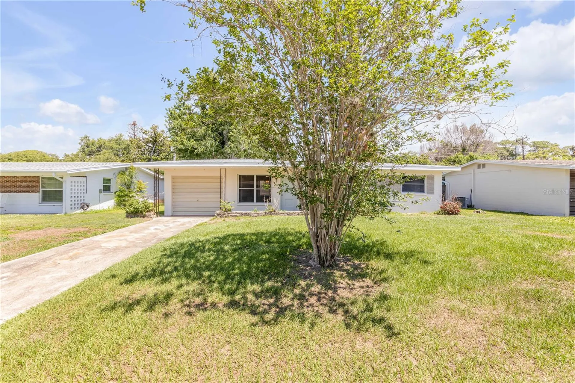 592 Brook Circle South Daytona FL 32119