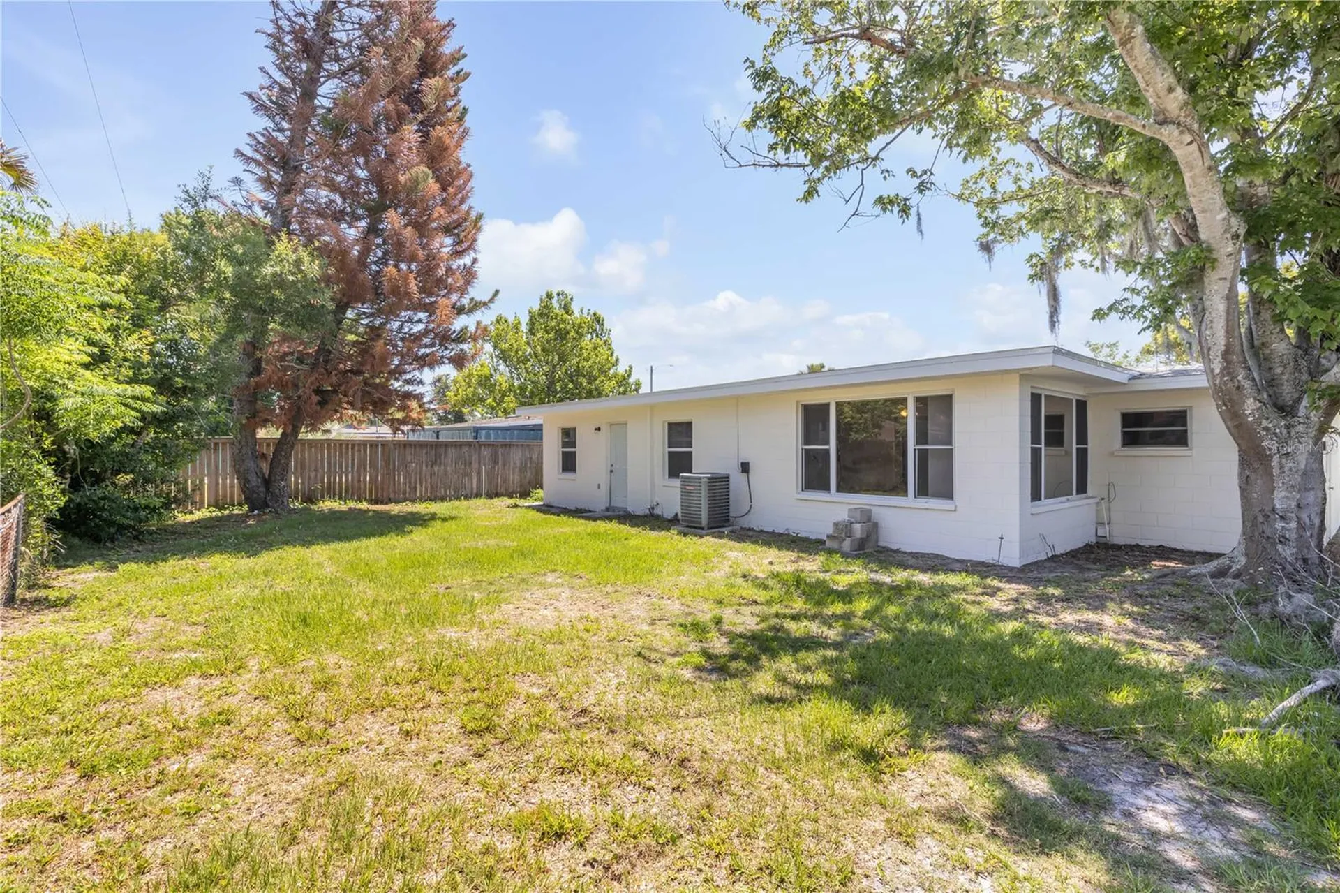 592 Brook Circle South Daytona FL 32119