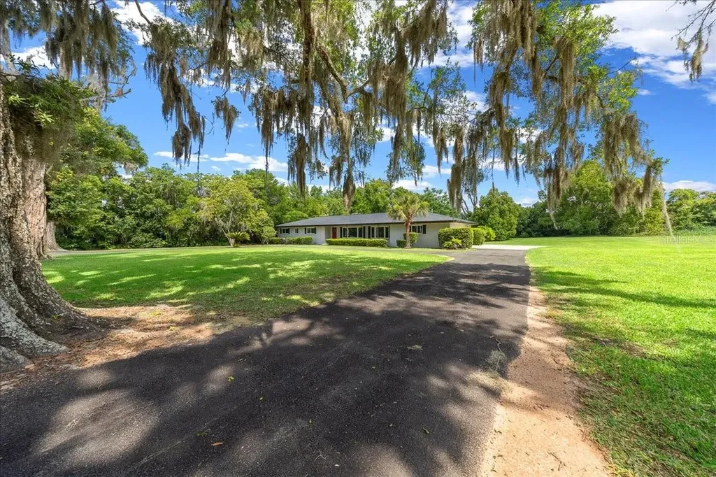 2333 E Fort King Street Ocala FL 34471