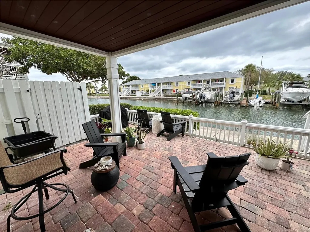 5070 Beach Drive SE St Petersburg FL 33705