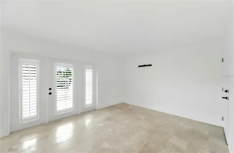 5070 Beach Drive SE St Petersburg FL 33705