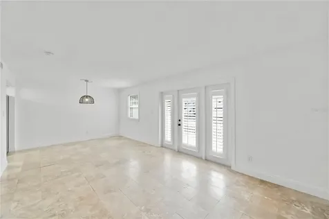 5070 Beach Drive SE St Petersburg FL 33705