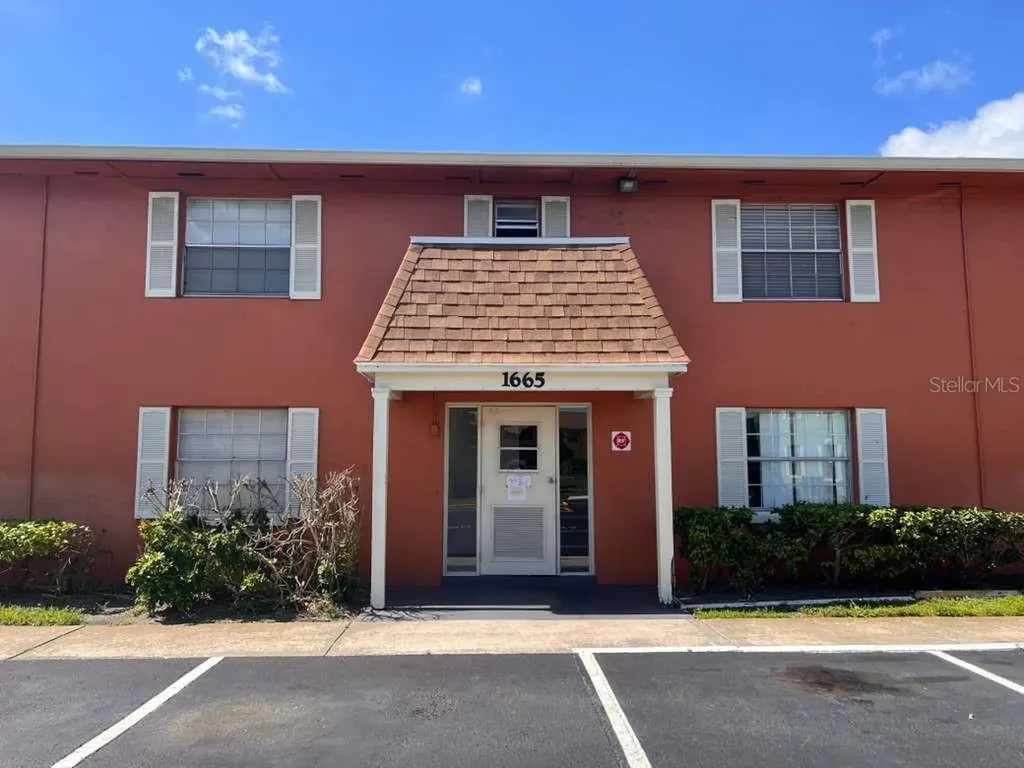 1665 W Oak Ridge Road Orlando FL 32809