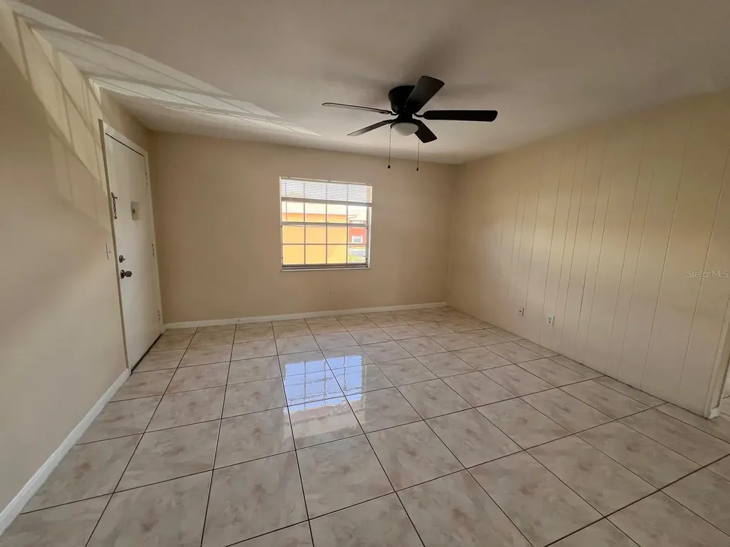 1665 W Oak Ridge Road Orlando FL 32809