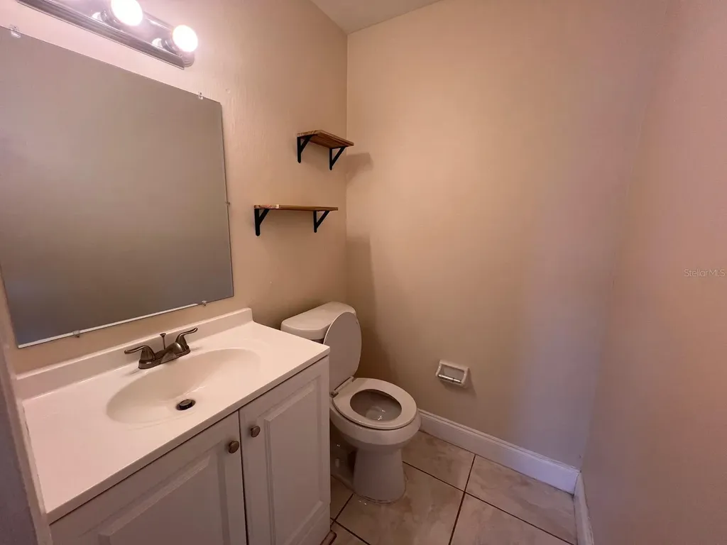 1665 W Oak Ridge Road Orlando FL 32809