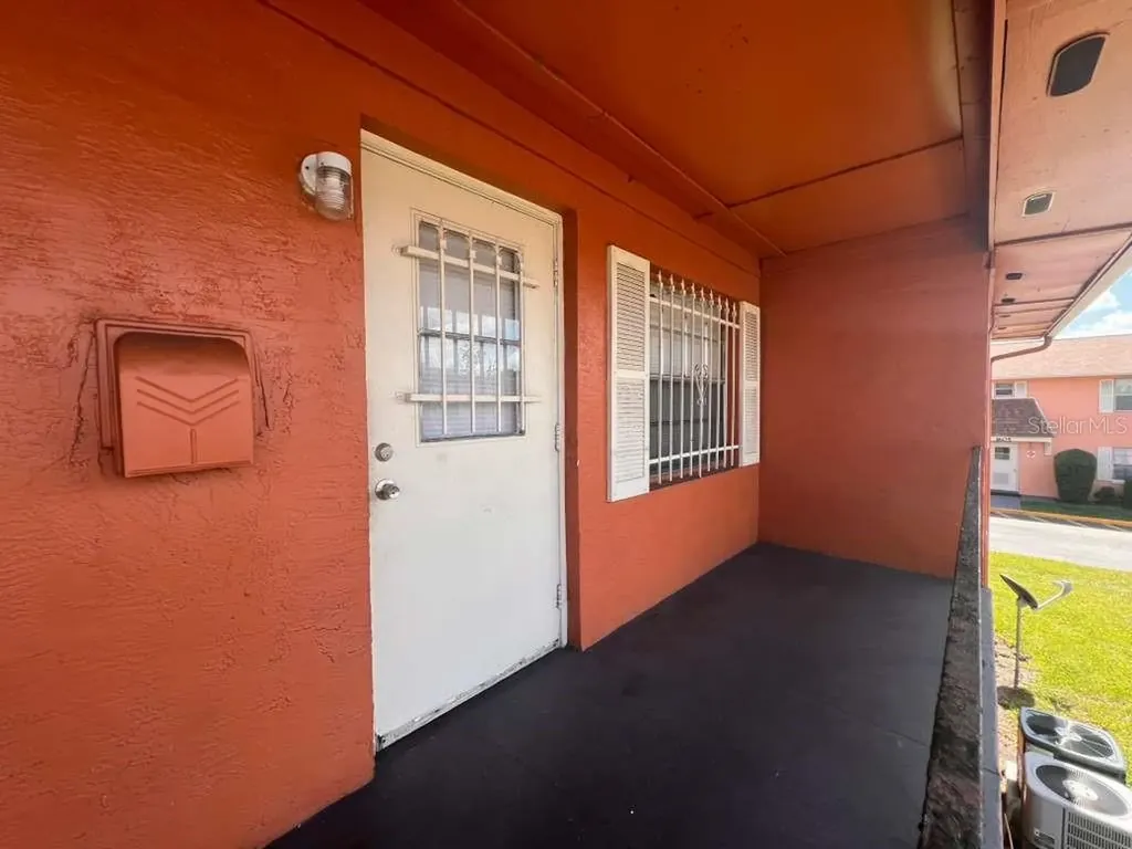 1665 W Oak Ridge Road Orlando FL 32809
