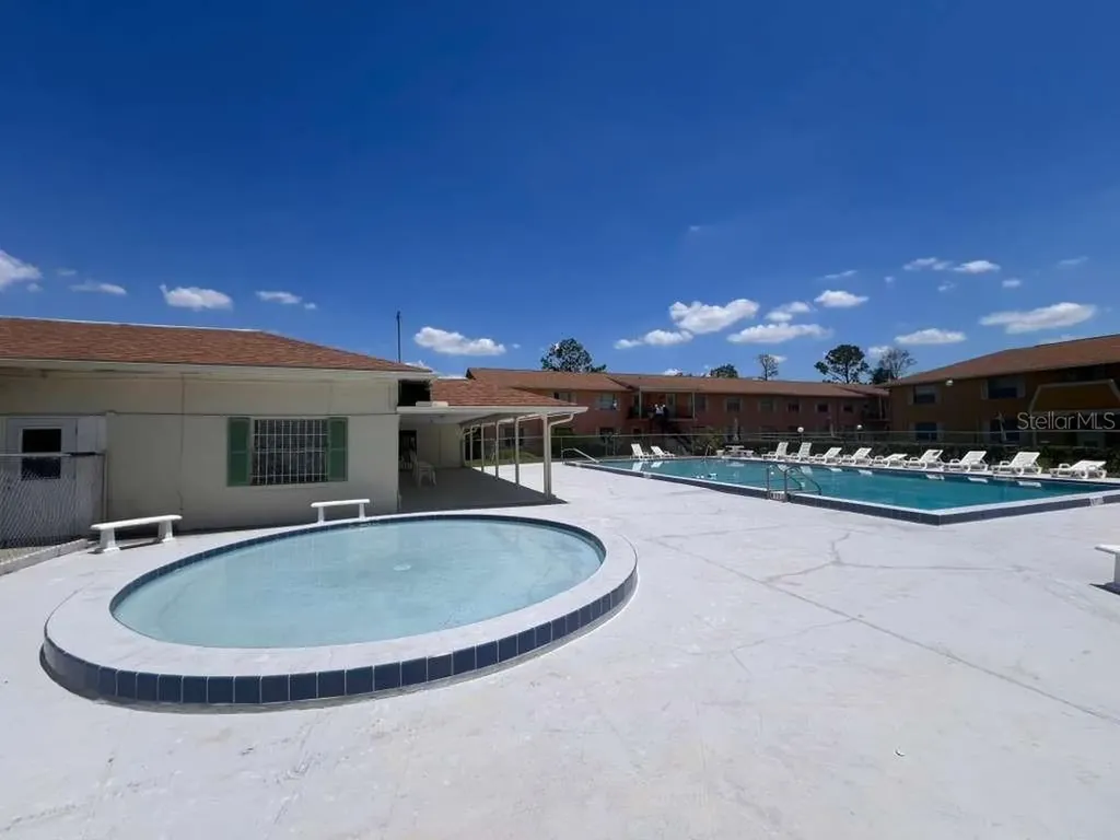 1665 W Oak Ridge Road Orlando FL 32809