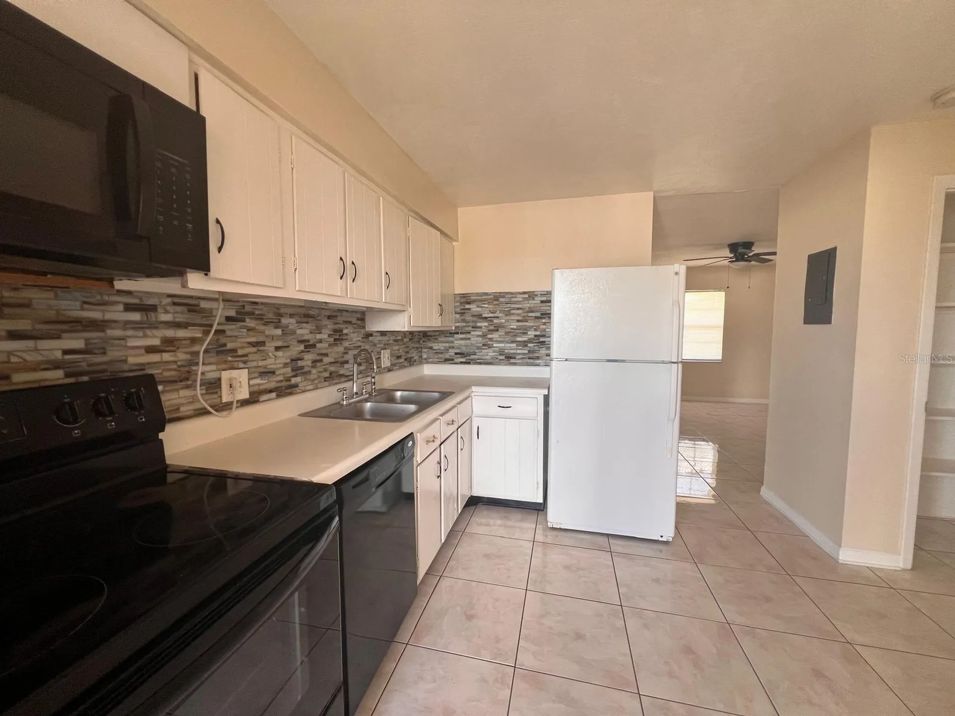 1665 W Oak Ridge Road Orlando FL 32809