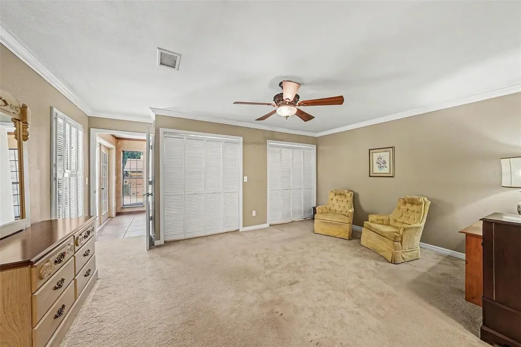 6612 Peachtree Drive Tampa FL 33617