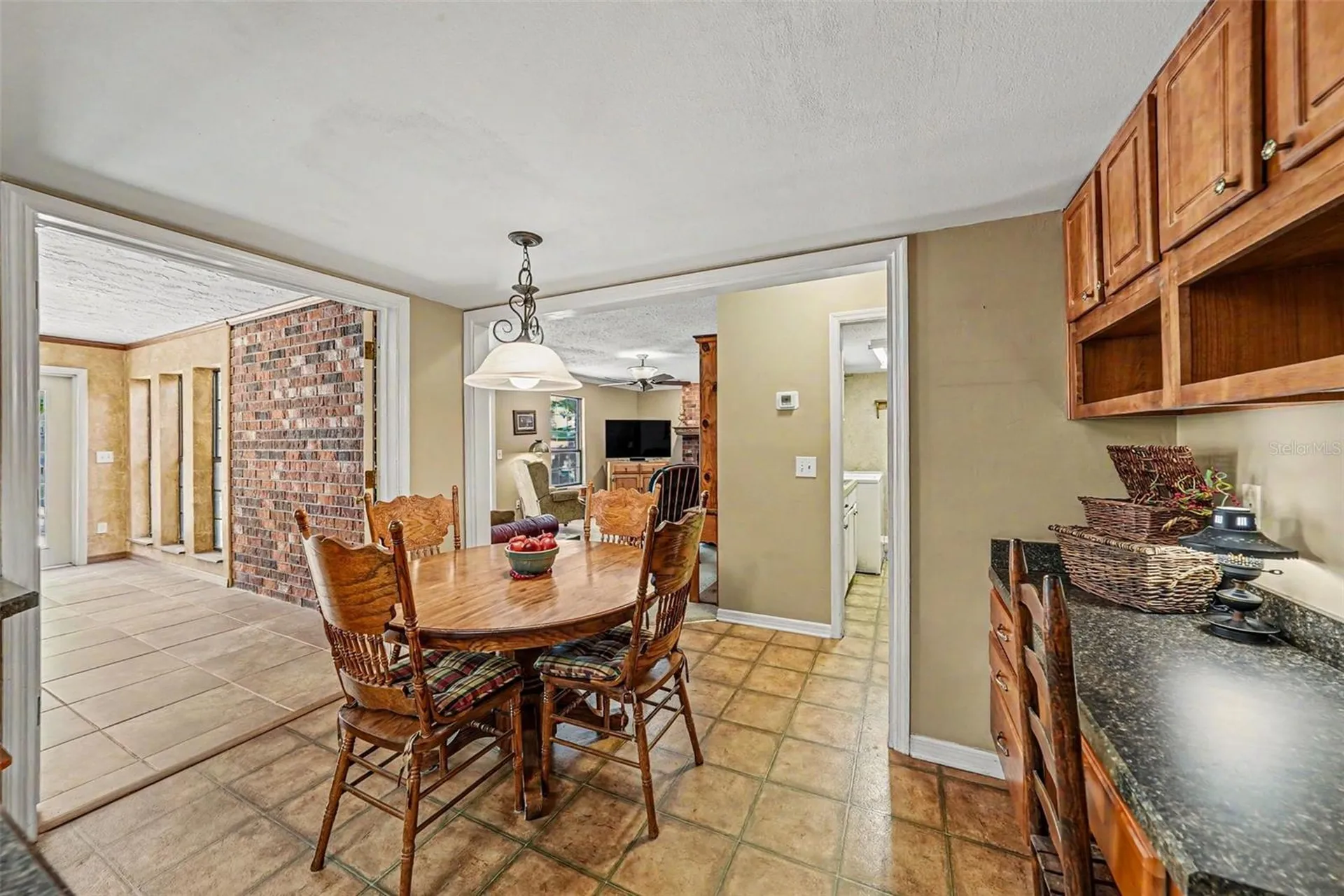 6612 Peachtree Drive Tampa FL 33617