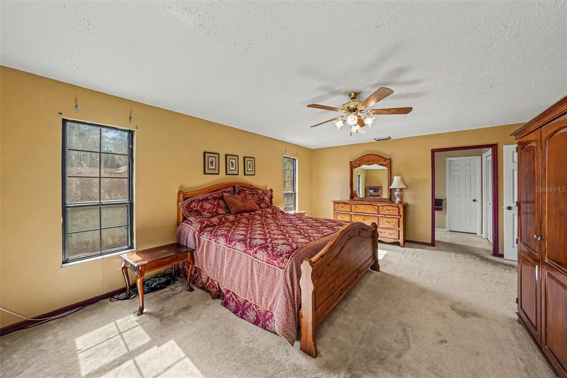 6612 Peachtree Drive Tampa FL 33617