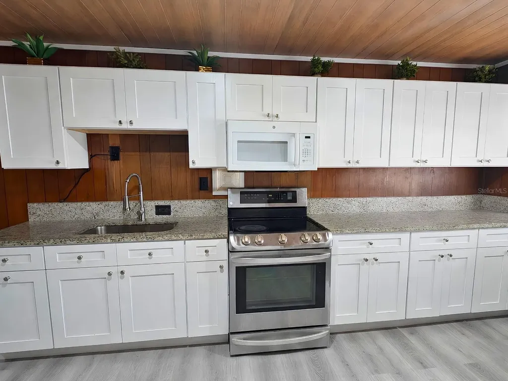 7101 Jeanne Avenue Hudson FL 34667