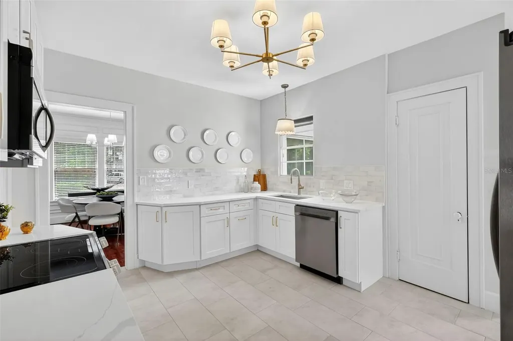 7602 Dartmouth Avenue N St Petersburg FL 33710