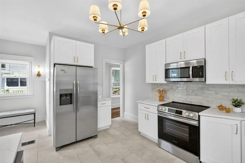 7602 Dartmouth Avenue N St Petersburg FL 33710