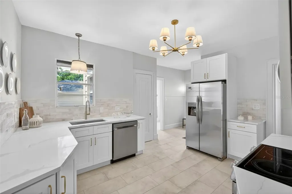 7602 Dartmouth Avenue N St Petersburg FL 33710
