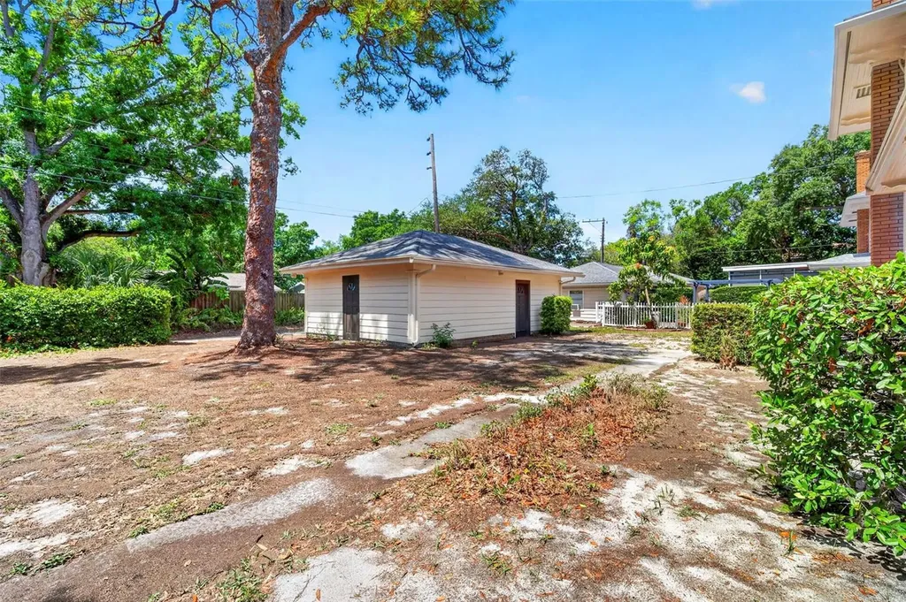 7602 Dartmouth Avenue N St Petersburg FL 33710