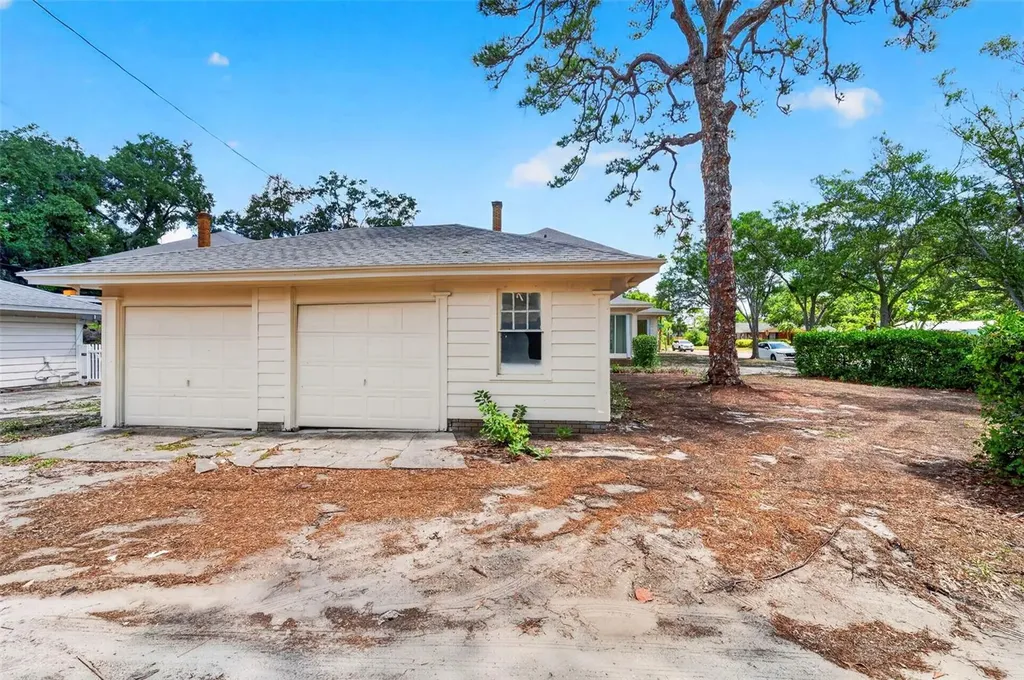 7602 Dartmouth Avenue N St Petersburg FL 33710