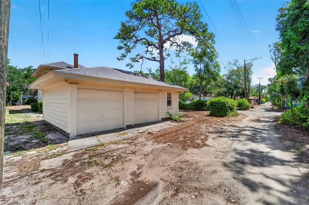 7602 Dartmouth Avenue N St Petersburg FL 33710