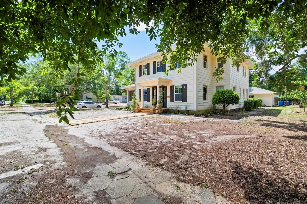 7602 Dartmouth Avenue N St Petersburg FL 33710