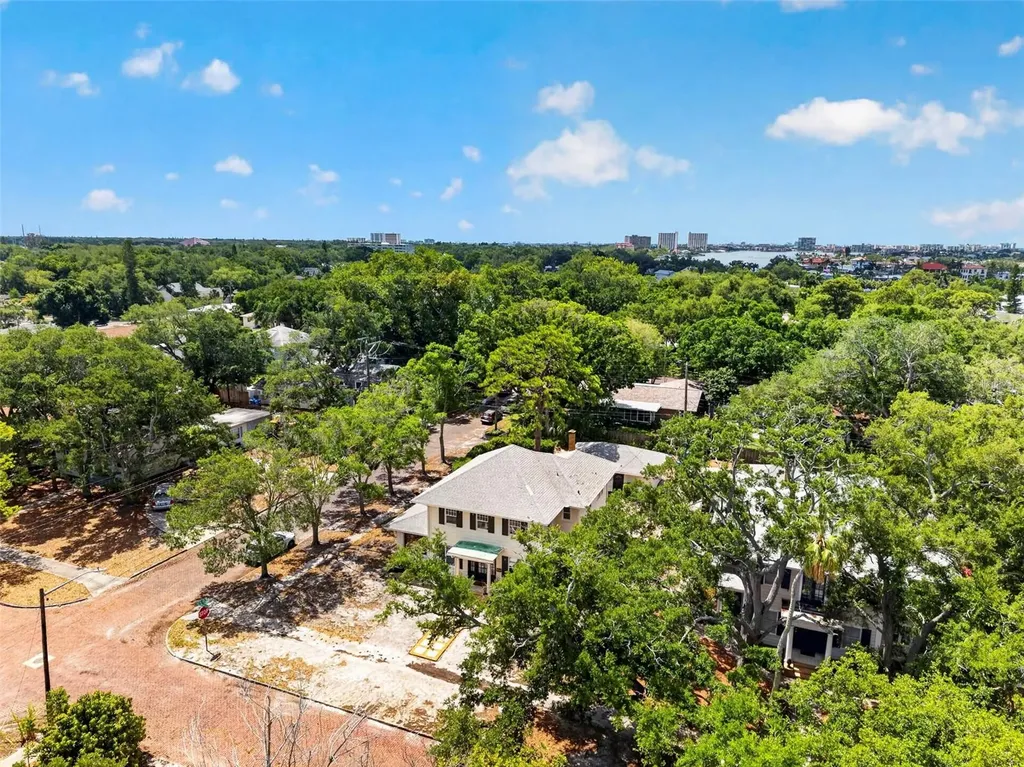 7602 Dartmouth Avenue N St Petersburg FL 33710