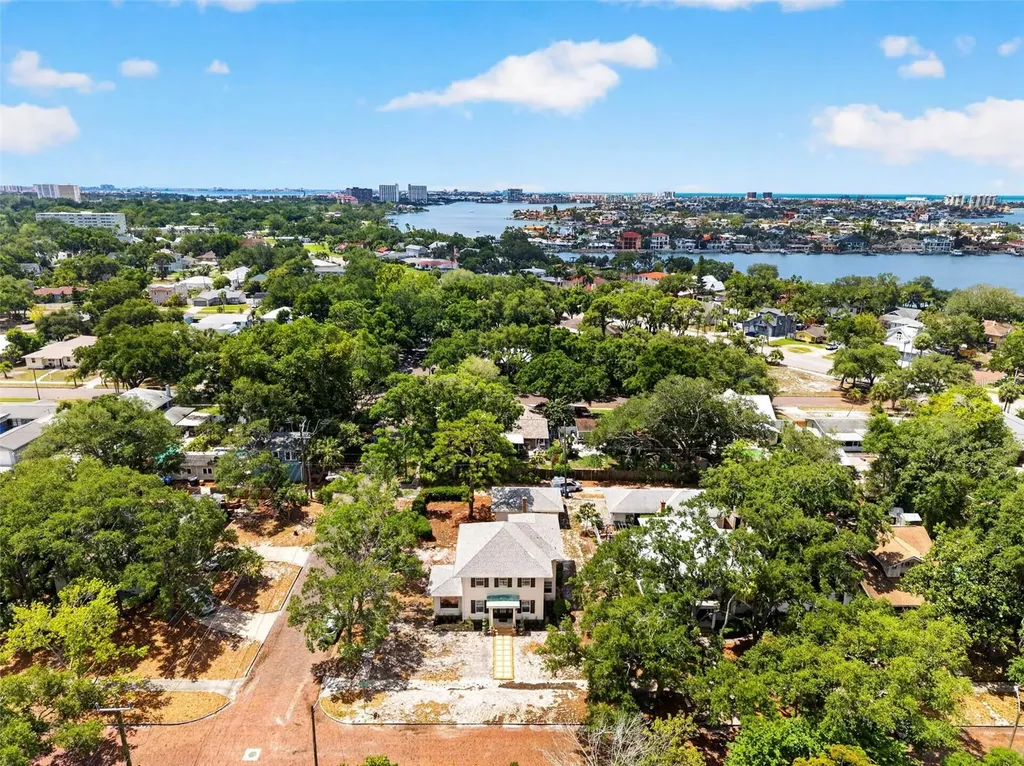 7602 Dartmouth Avenue N St Petersburg FL 33710