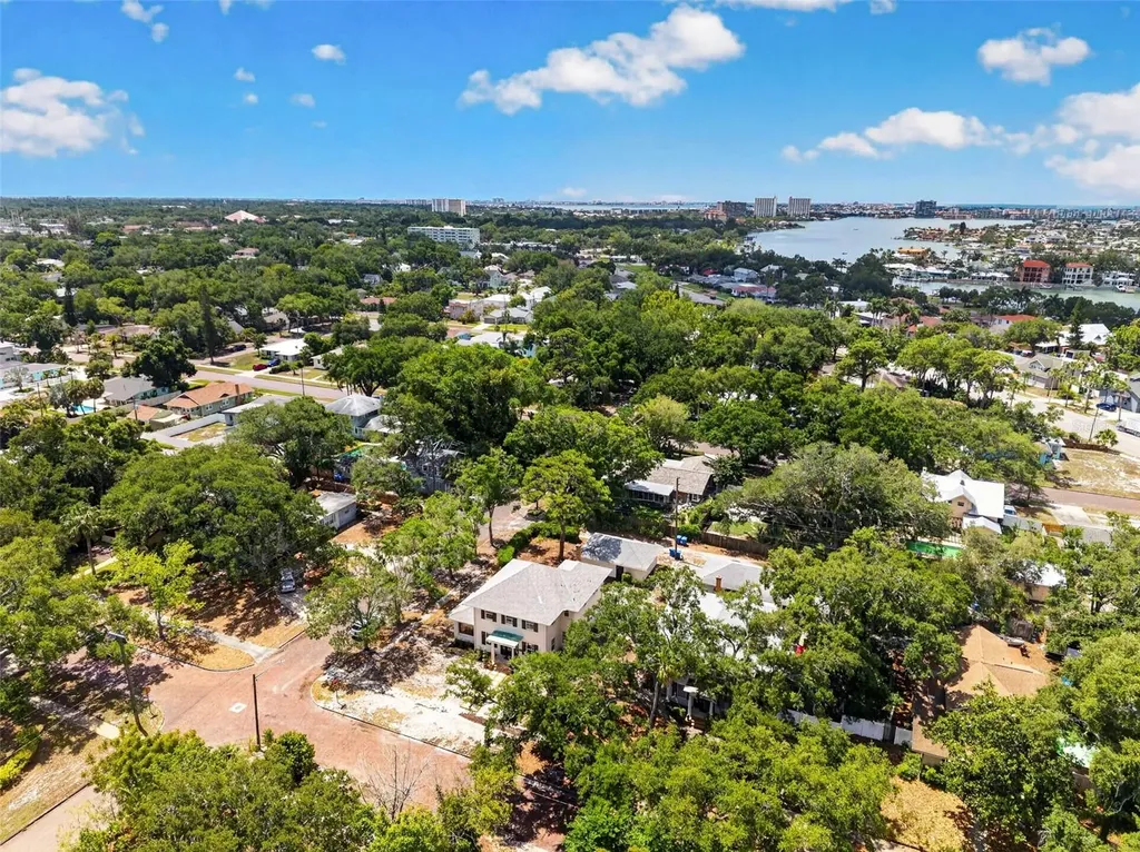 7602 Dartmouth Avenue N St Petersburg FL 33710