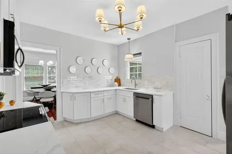 7602 Dartmouth Avenue N St Petersburg FL 33710