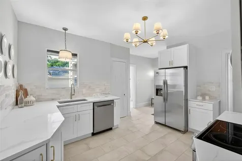 7602 Dartmouth Avenue N St Petersburg FL 33710