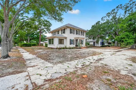 7602 Dartmouth Avenue N St Petersburg FL 33710