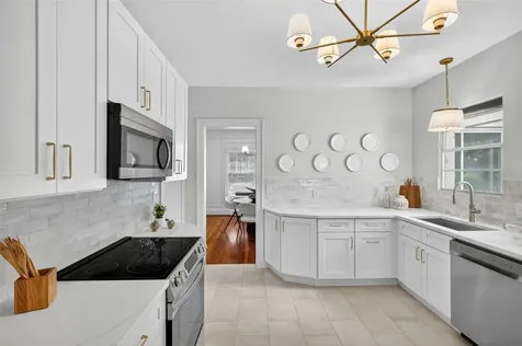 7602 Dartmouth Avenue N St Petersburg FL 33710