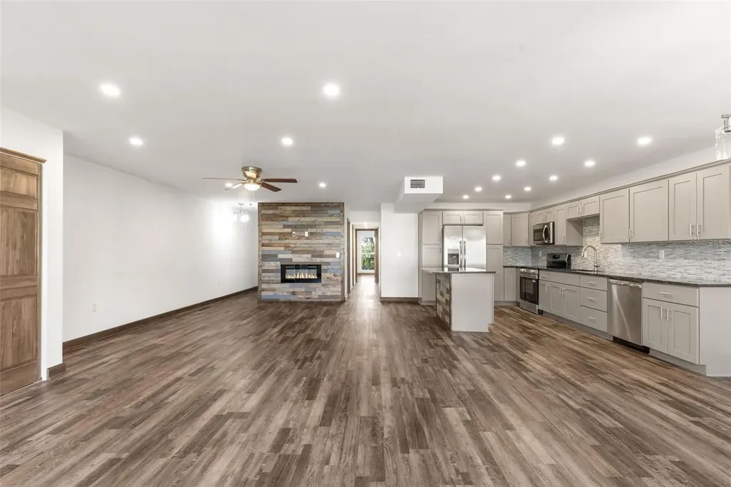 225 Country Club Drive Largo FL 33771