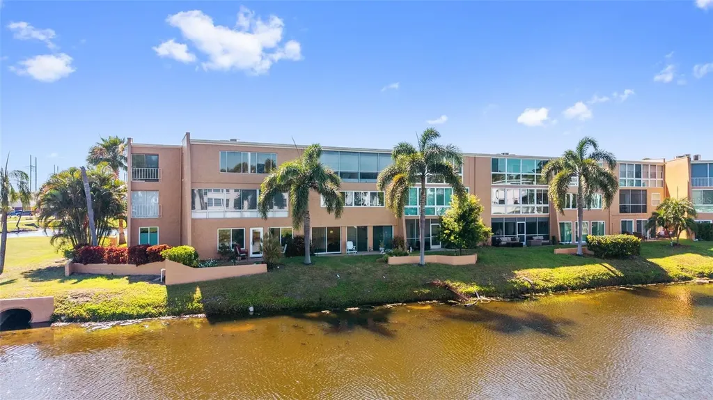 225 Country Club Drive Largo FL 33771