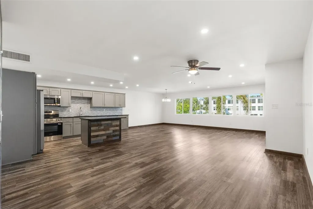 225 Country Club Drive Largo FL 33771