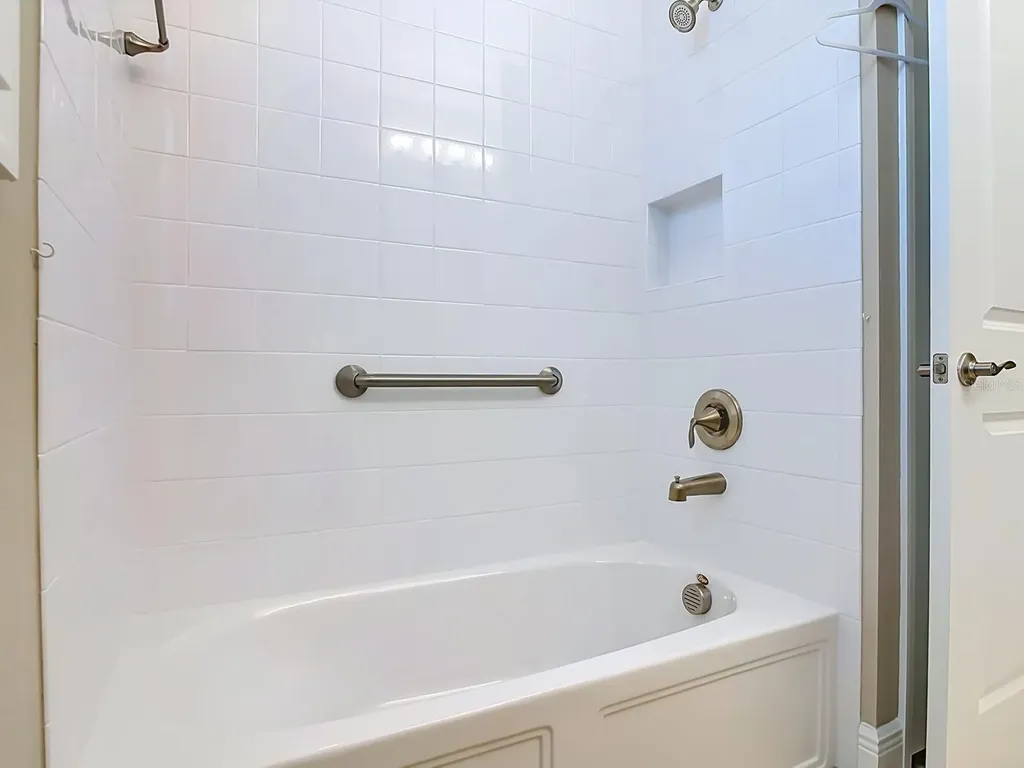 8461 Bridgeport Bay Circle Mount Dora FL 32757