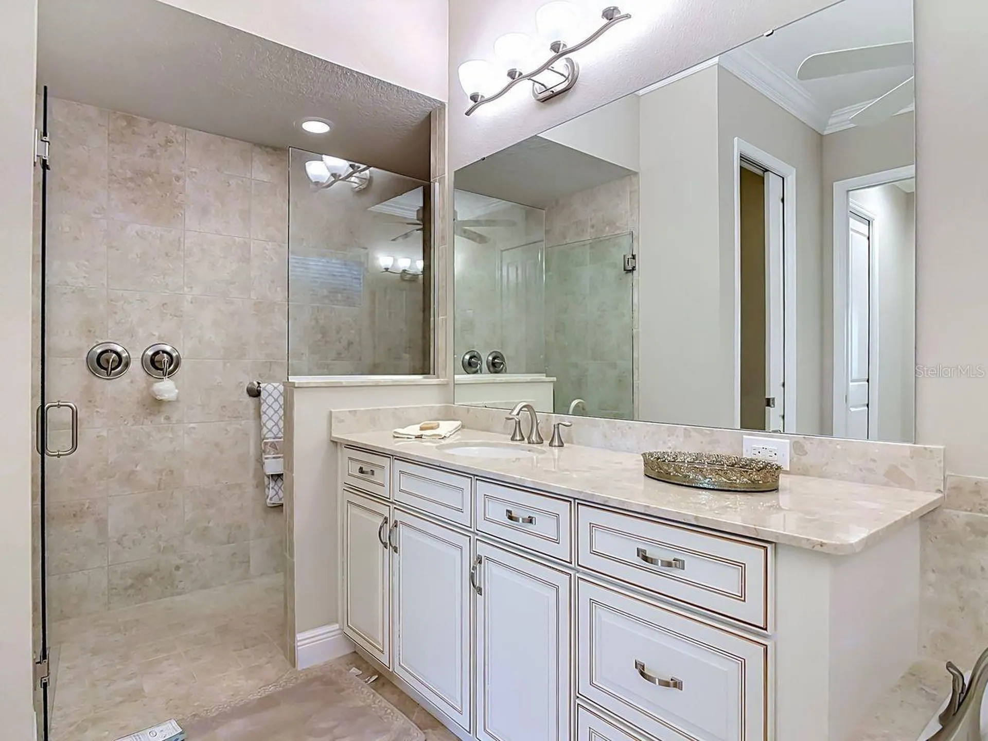 8461 Bridgeport Bay Circle Mount Dora FL 32757