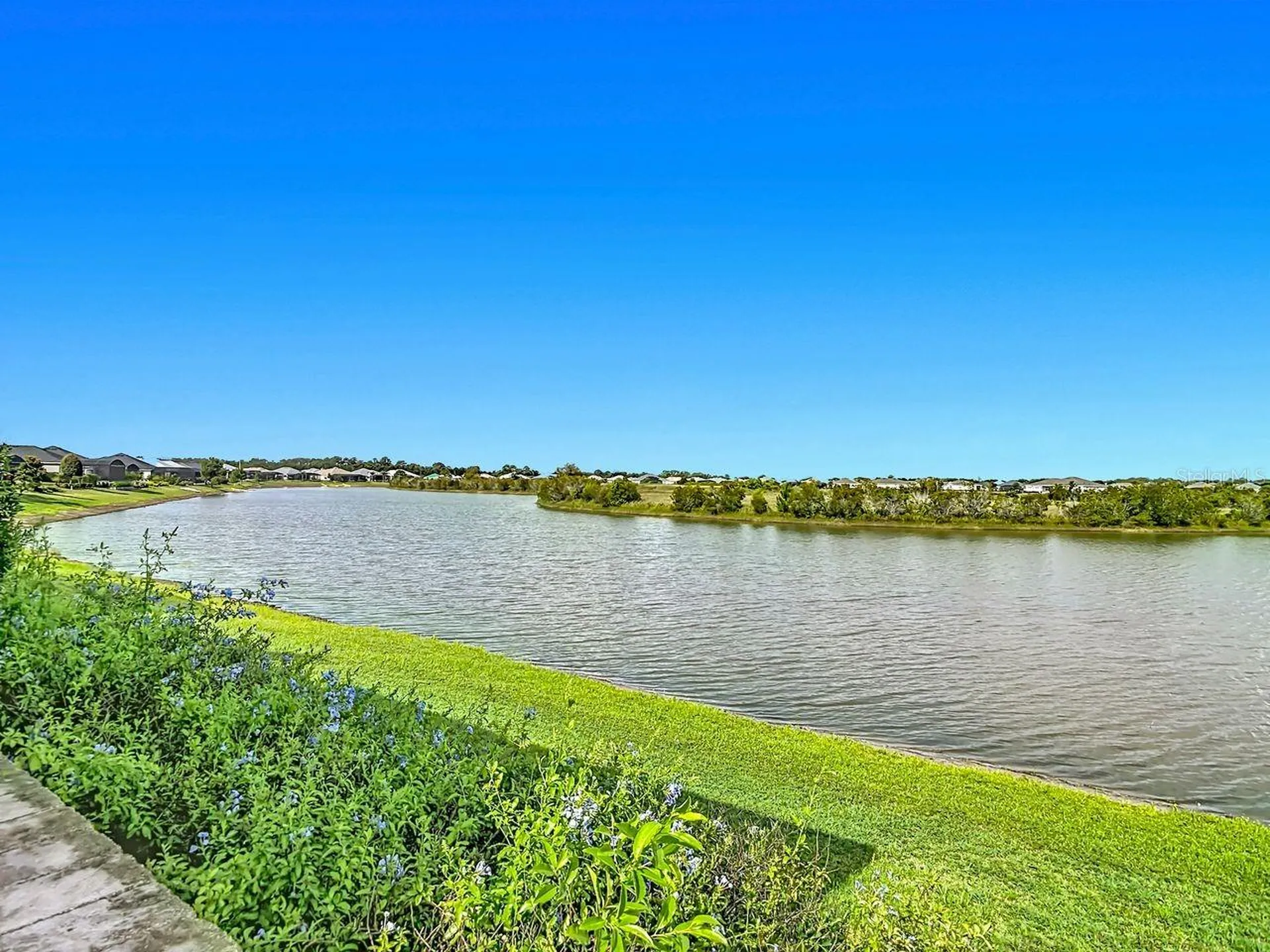 8461 Bridgeport Bay Circle Mount Dora FL 32757