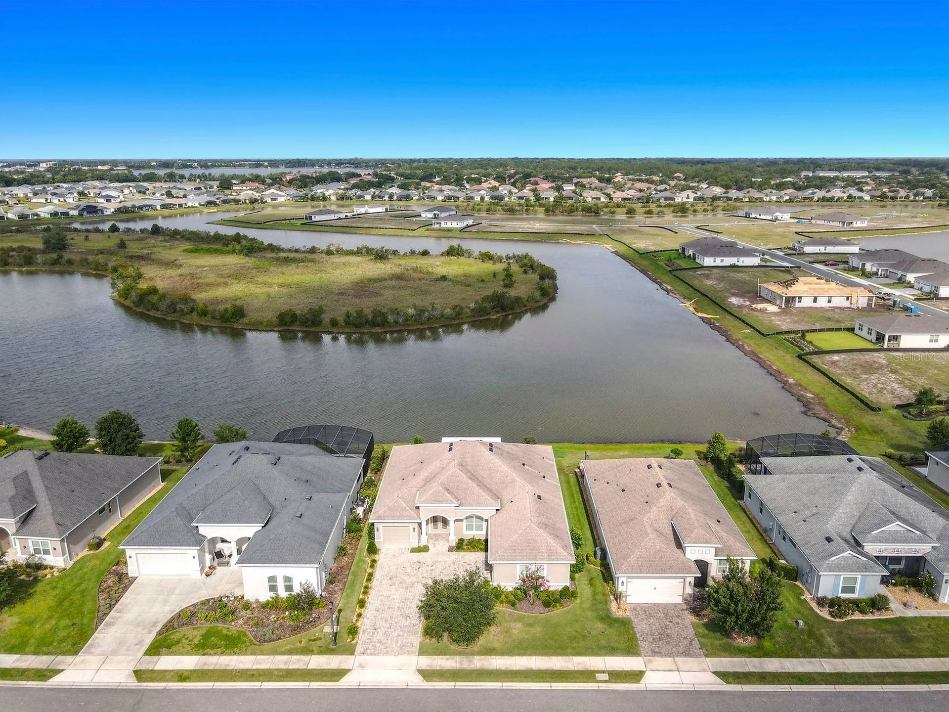8461 Bridgeport Bay Circle Mount Dora FL 32757