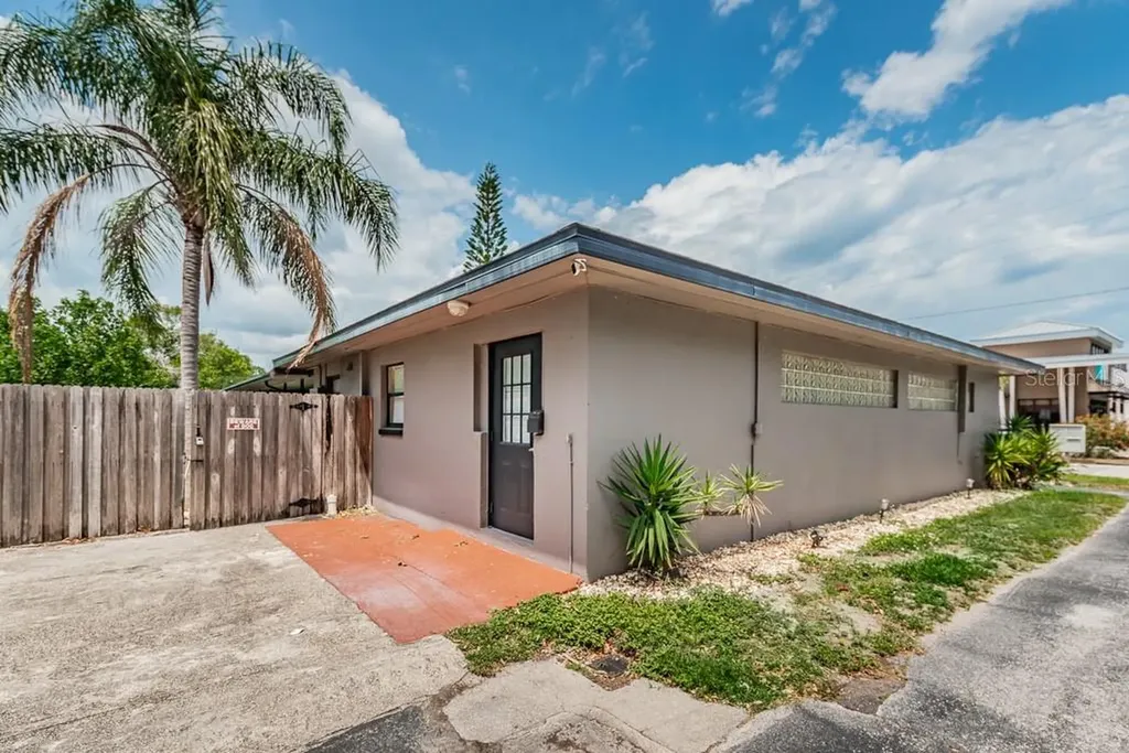 410 S Aurora Clearwater FL 33765