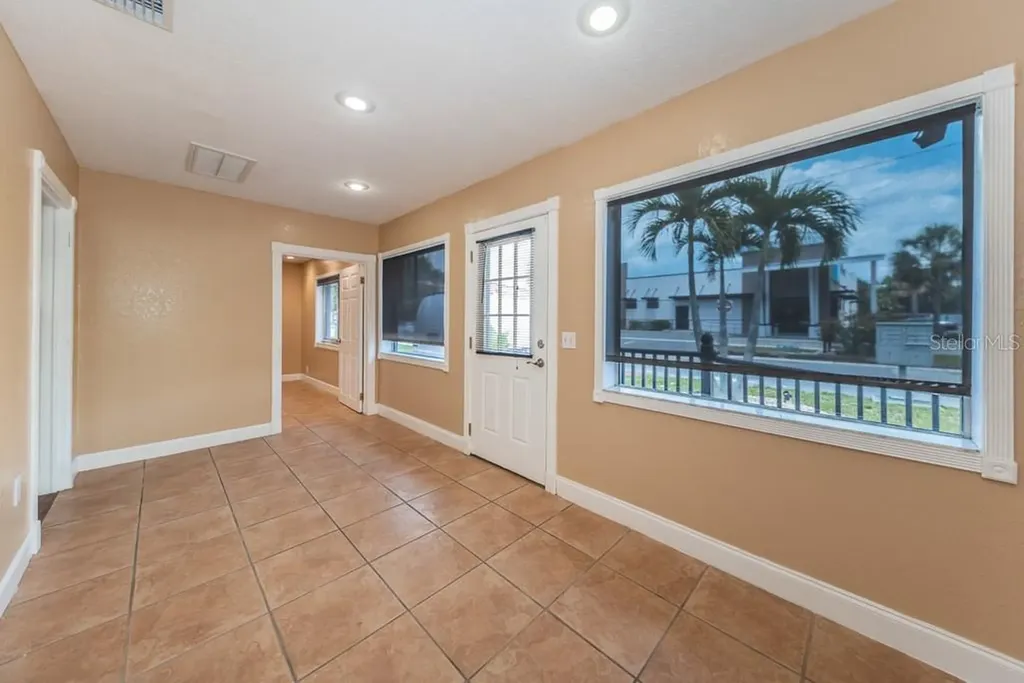 410 S Aurora Clearwater FL 33765